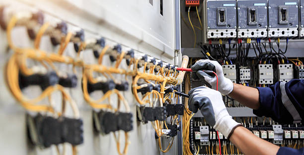 Professional Electrician technician working in Dawsonville, GA